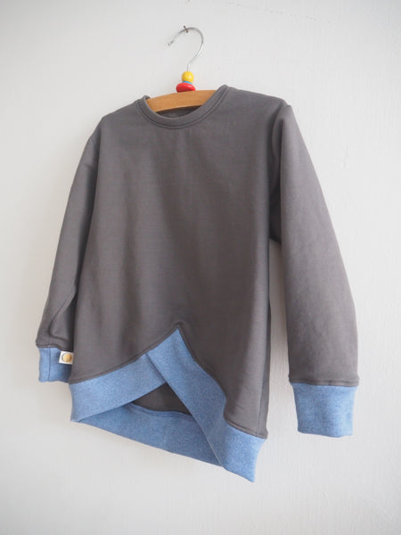 V- Sweater - gray