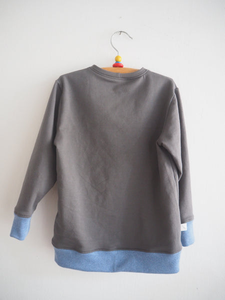 V- Sweater - gray
